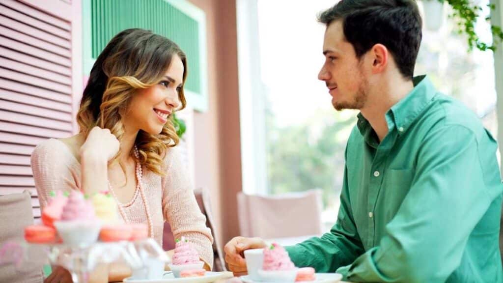 Complimenting a girl when she is looking good