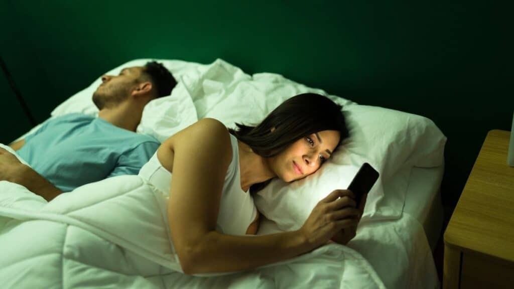 Signs Your Wife Is Texting Another Guy And Hiding It