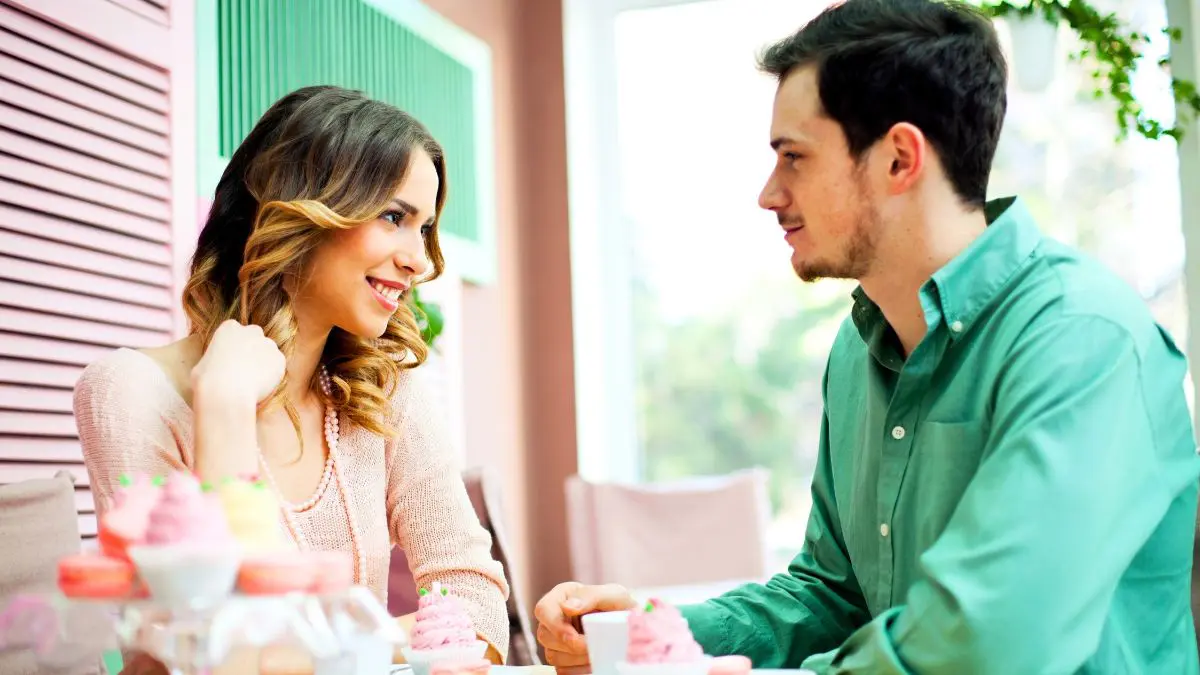 How do you tell if a married man is sending signals