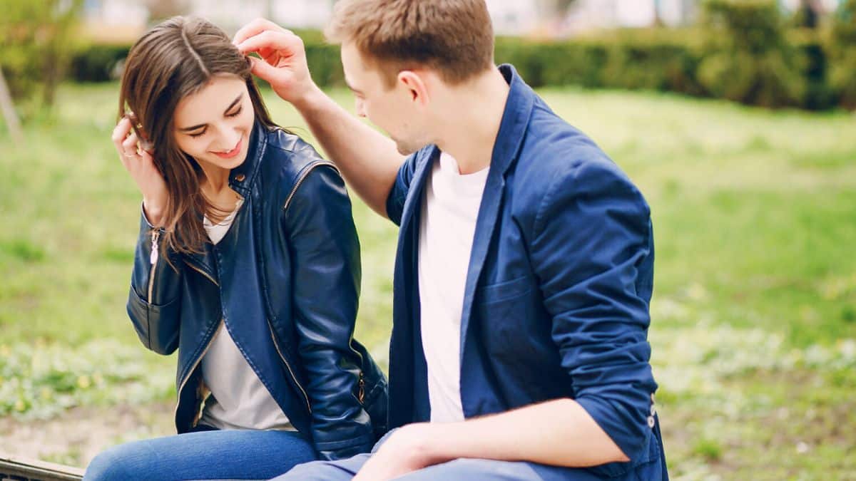 How to attract an Aquarian man