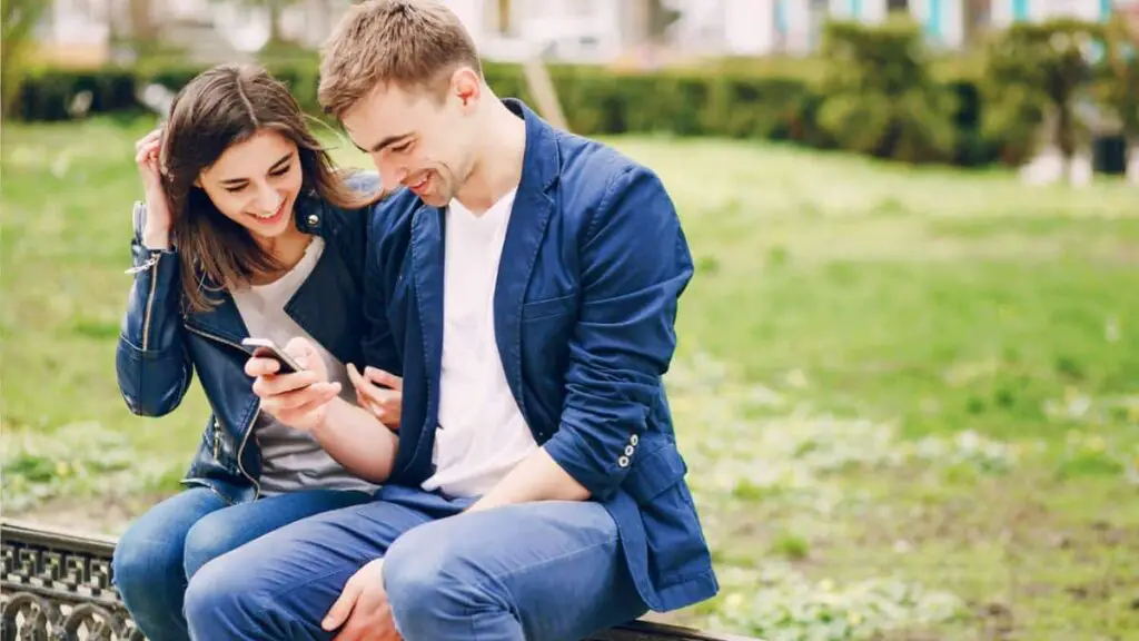 Setting social media boundaries
