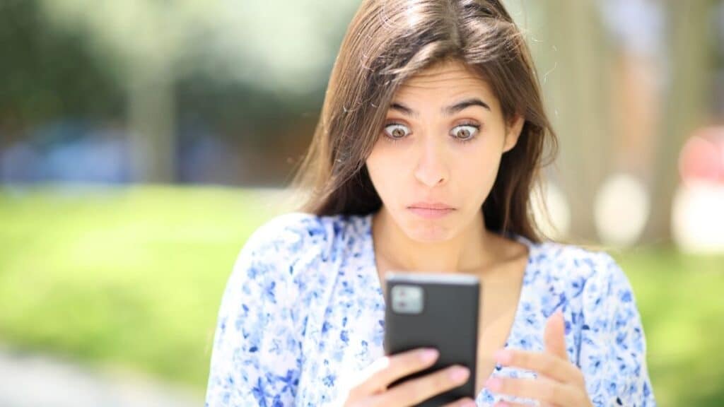 how to find hidden stuff on boyfriend's phone