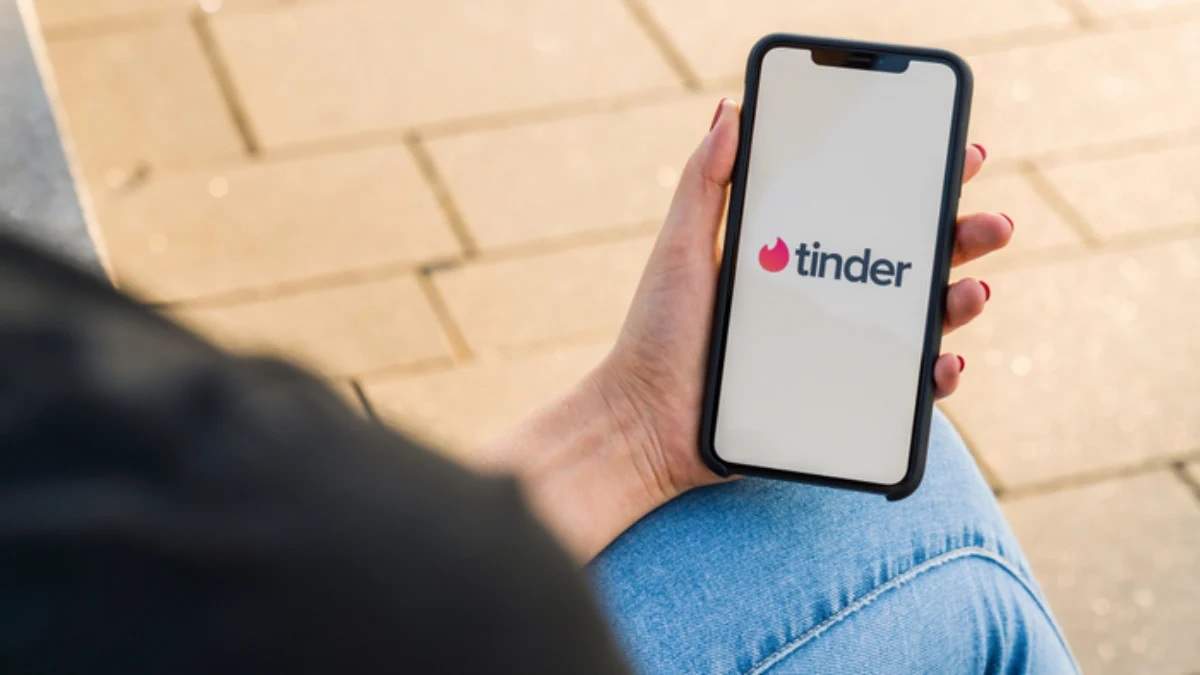 how to find out if someone is on a dating site