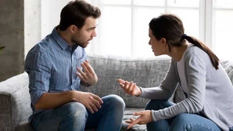 how to tell someone you're not interested