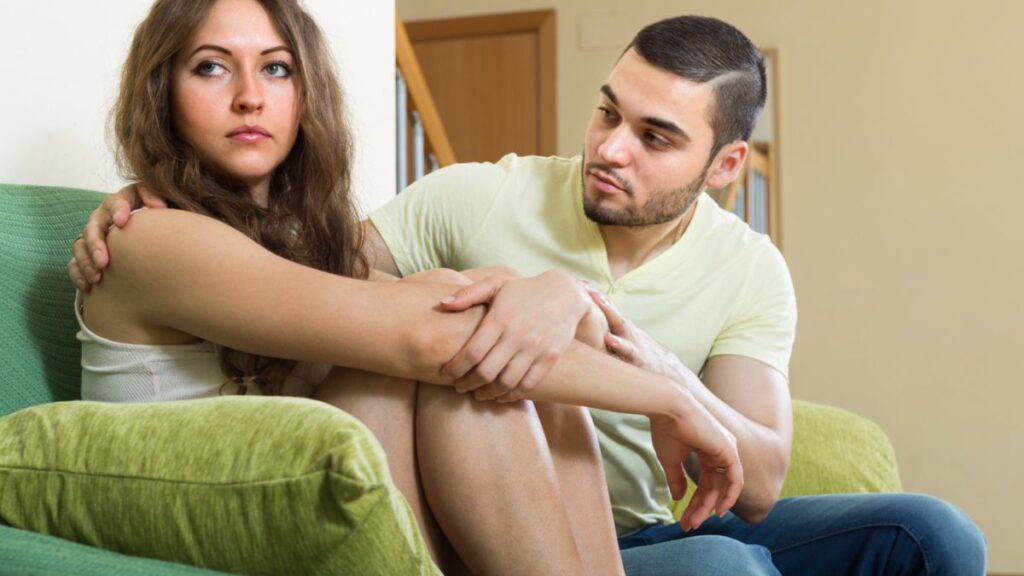what are the signs a woman is giving up on you?