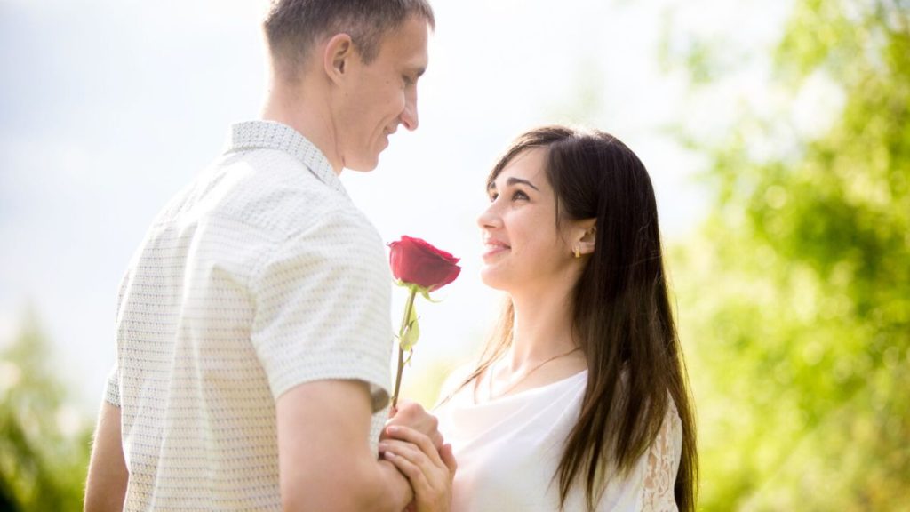 what kind of woman is a gemini man attracted to